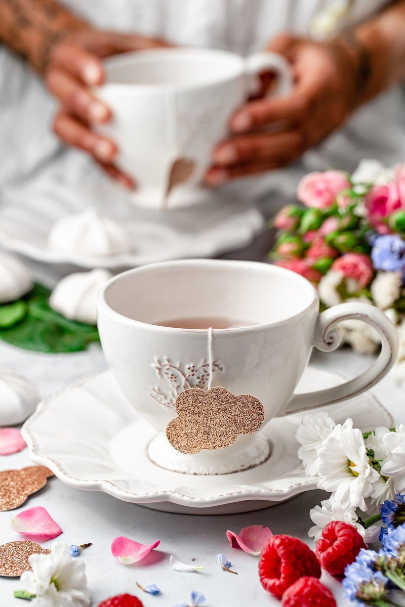 teatime avec des thés personnalisés avec étiquette nuage doré